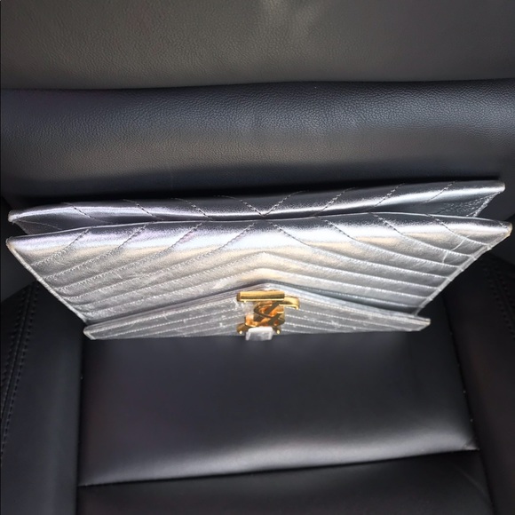 “SOLD” YSL Envelope Chain Bag Gold & Silver - Picture 4 of 15